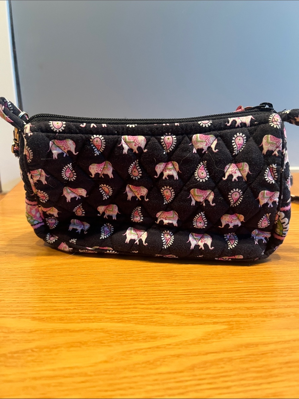VERA BRADLEY Amy Small Cross Body PINK ELEPHANTS Rare, Retired - Picture 3 of 7